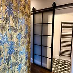 3 West End Boutique
