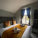 Apartment 3 West End Boutique *