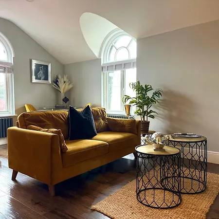 Apartment 3 West End Boutique