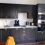 3 West End Boutique *