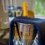 Apartman 3 West End Boutique *